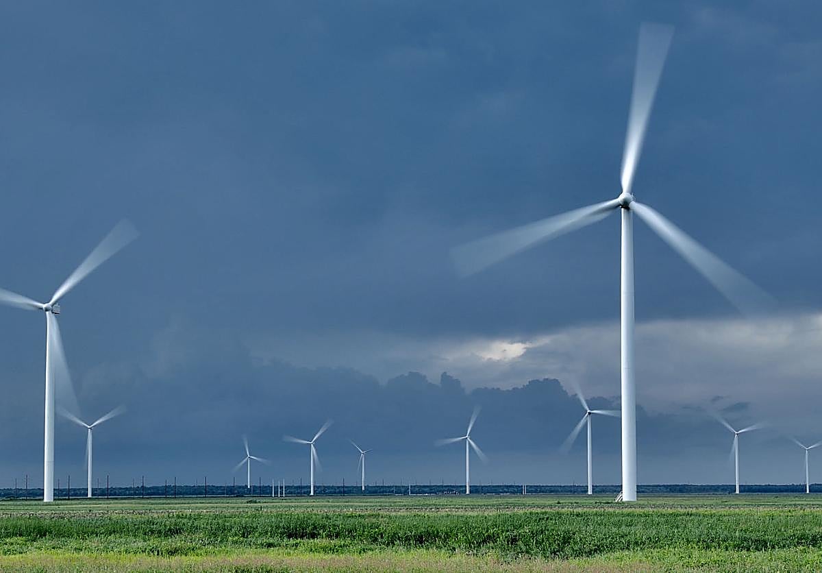 Las eléctricas reducirán sus inversiones si la CNMC no mejora su retribución