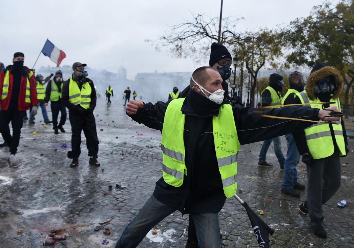 Imagen principal - Francia teme a las protestas en la calle, pero se ha quedado sin alternativas.