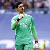 Courtois celebra durante un partido frente al Español en el Santiago Bernabéu.