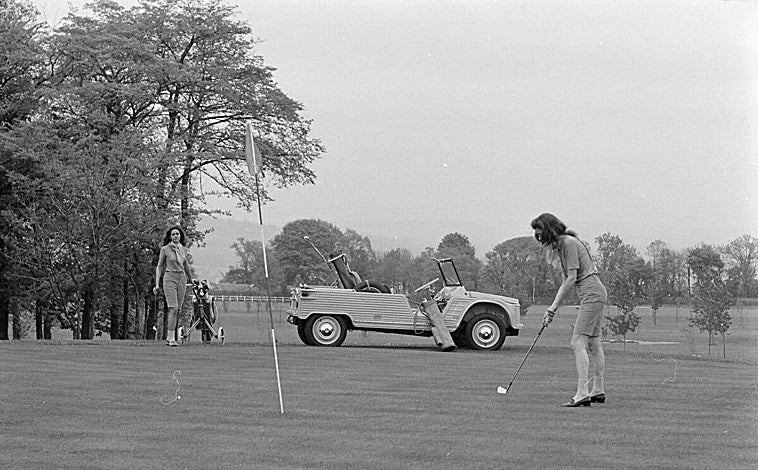 Imagen principal - Méhari: de la playa al Dakar, un icono de Citroën hecho de plástico
