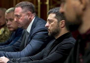 Tachan a Zelenski de autoritario por interferir en agencias anticorrupción