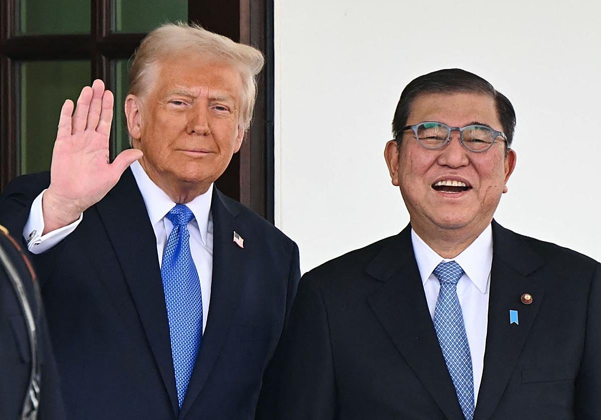 Donald Trump, junto al primer ministro de Japón, Shigeru Ishiba.