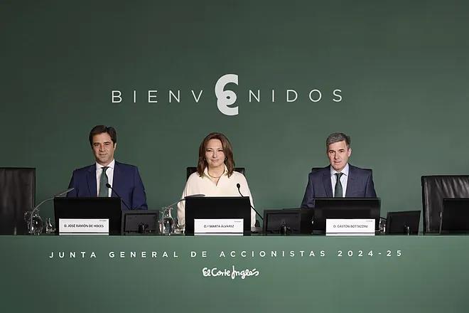José Ramón de Hoces, consejero secretario, Marta Álvarez, presidenta de El Corte Inglés, y Gastón Bottazzini, CEO.