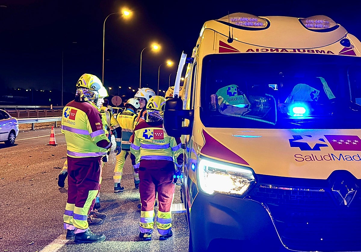 Los equipos de emergencia actúan en un accidente en el que hubo fallecidos.