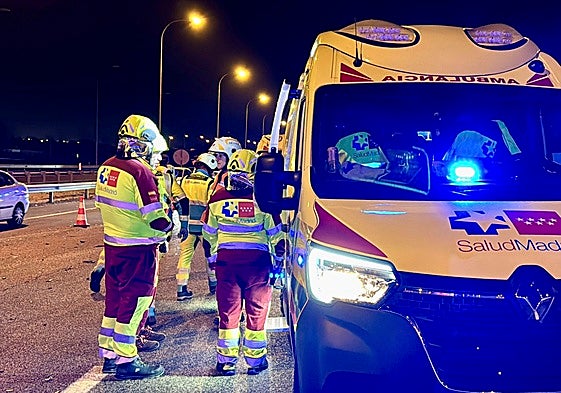 Los equipos de emergencia actúan en un accidente en el que hubo fallecidos.