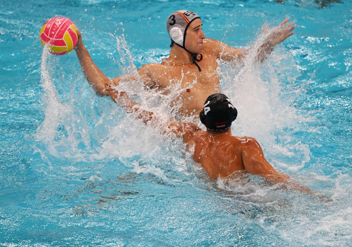 Álvaro Granados executes a shot during the final against Hungary.