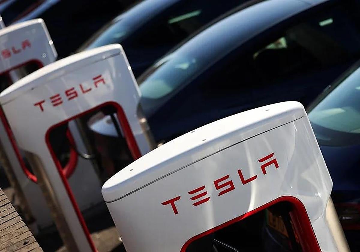 Varias estaciones de Tesla