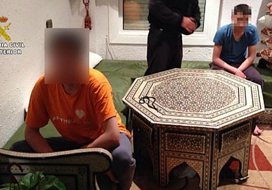 Dos menores detenidos en España por sus vinculaciones con el islamismo radical.
