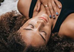 Luke Wills, experto en respiración: «15 minutos de respiración equivalen a 10 días de meditación»