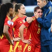 Las jugadoras españolas, desconsoladas tras caer en la final de la Eurocopa.