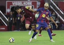 Lamine estrena el dorsal 10 durante el amistoso frente al Vissel Kobe.