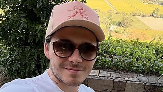 Brooklyn Beckham se refugia en sus suegros durante las vacaciones de verano
