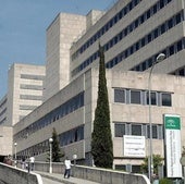 La mujer fue trasladada al centro de salud de Coín, desde el que fue derivada al Hospital Materno Infantil de Málaga.