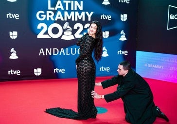 El diseñador Miguel Adrover rechaza vestir a Rosalía por su silencio sobre Gaza
