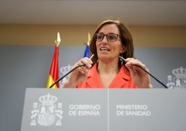 La ministra de sanidad, Mónica García, en la rueda de prensa de este miércoles.