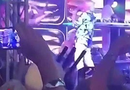 La polémica escena durante el concierto de Patrick Sébastien, en la localidad francesa de Cap d'Agde.