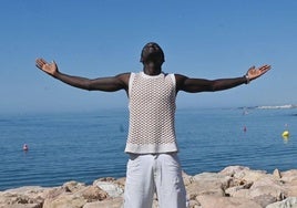 De mantero en Marbella a modelo tras sobrevivir en una patera
