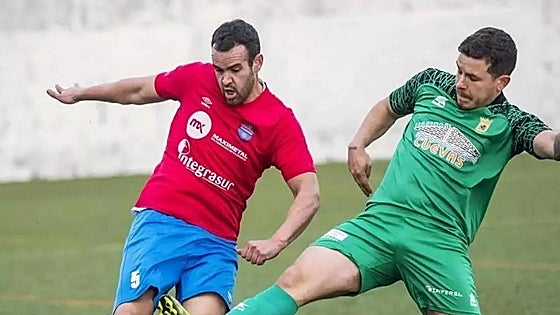 Muere a los 29 años un futbolista aplastado por un bastidor de 200 kilos