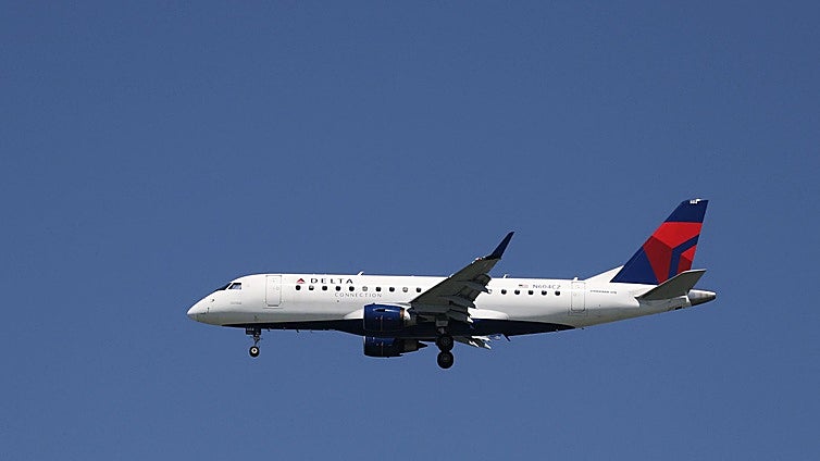 Una fuerte turbulencia causa 25 heridos en un vuelo de Delta Air Lines