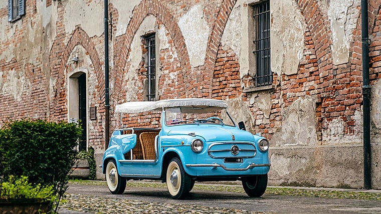 En el Salón de Turín de 1957, Ghia presenta los Jolly sobre base del Fiat 500 y, en la foto, del 600