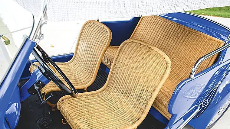 Los asientos originales dejaban paso a unos de mimbre, elemento clave en los Jolly