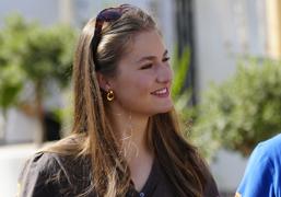 La princesa Leonor sorprende en Palma con el look de verano definitivo: básicos, prendas fresquitas y la fórmula que nunca falla