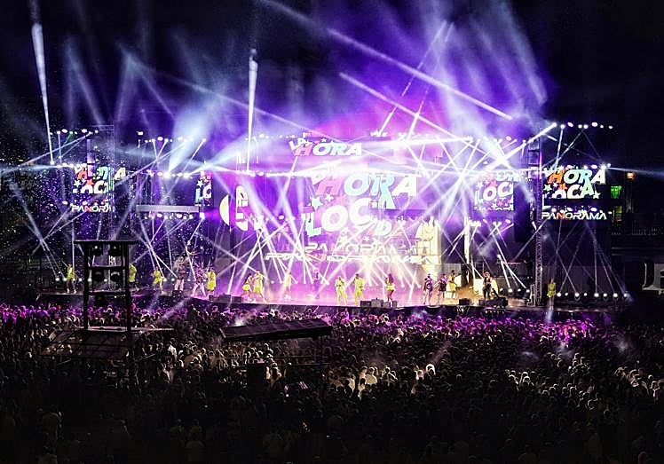 El escenario y parte del público, en plena 'hora loca'.