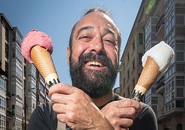 Ángel Vicente muestra dos de sus exquisitas creaciones.