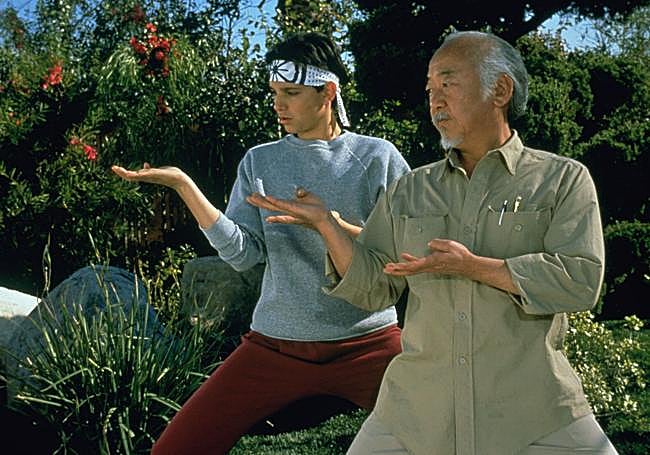 Ralph Macchio y Pat Morita, en la tercera entrega.