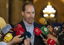 El portavoz del PP en el Parlament de Cataluña, Juan Fernández.