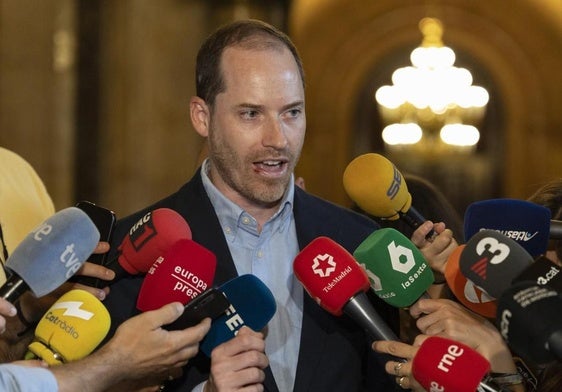 El portavoz del PP en el Parlament de Cataluña, Juan Fernández.