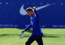 Marc-André ter Stegen, antes de un entrenamiento con el Barça.