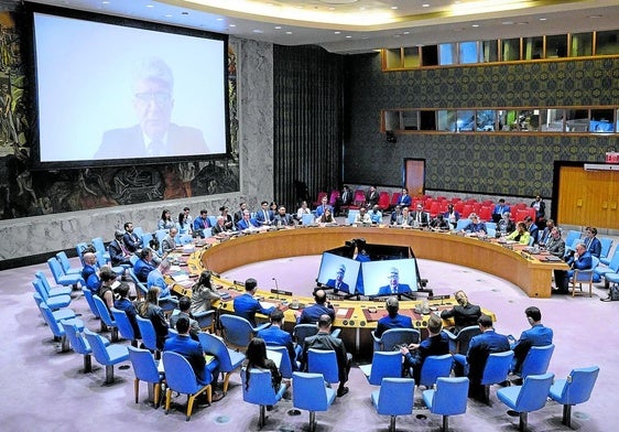 Los miembros del Consejo de Seguridad de Naciones Unidas durante su reunión de urgencia de este domingo en para abordar los nuevos planes militares de Israel en Gaza.