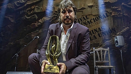 «Siento como siento y canto como canto. La etiqueta de Morente me pesa mucho»