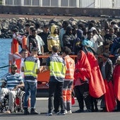 Llegada de un cayuco a Lanzarote.