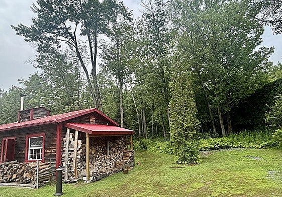 Cabaña entre los arces.