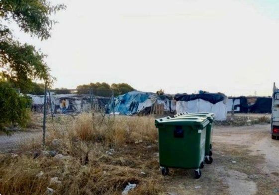 Asentamiento irregular de inmigrantes temporeros donde viven hacinados en Albacete
