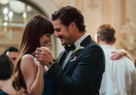 Dakota Johnson y Pedro Pascal en 'Materialistas'.