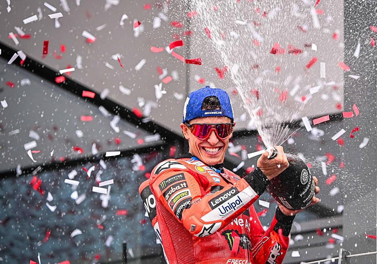 Marc Márquez celebra su victoria en Austria
