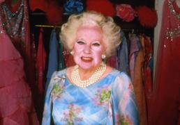 El espectacular joyero de Barbara Cartland, abuela de Diana de Gales: perlas, diamantes, zafiros y 56 propuestas de boda