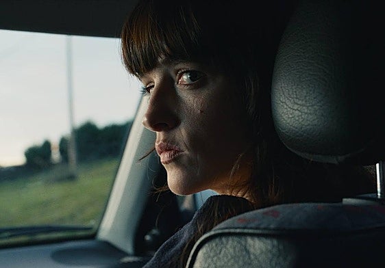 Susana Abaitua en 'Un fantasma en la batalla', que llegará a las salas el 3 de octubre.