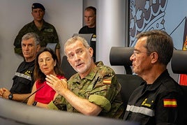 Felipe VI anunció su voluntar de visitar las zonas afectadas durante su visita al cuartel de la UME.