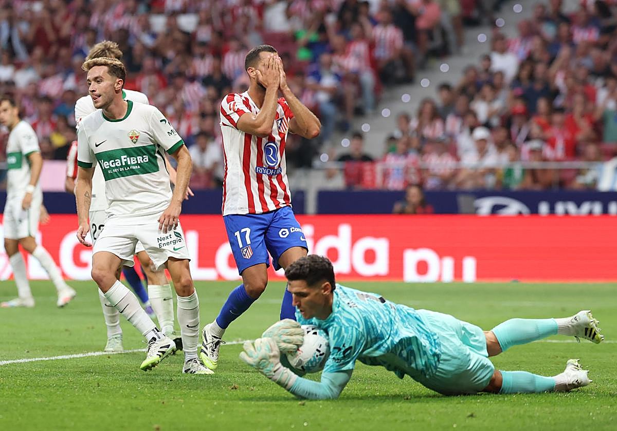 David Hancko se lamenta tras una ocasión del Atlético.