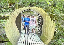 Un puente helicoidal. Cruzando la frontera en Cevide.