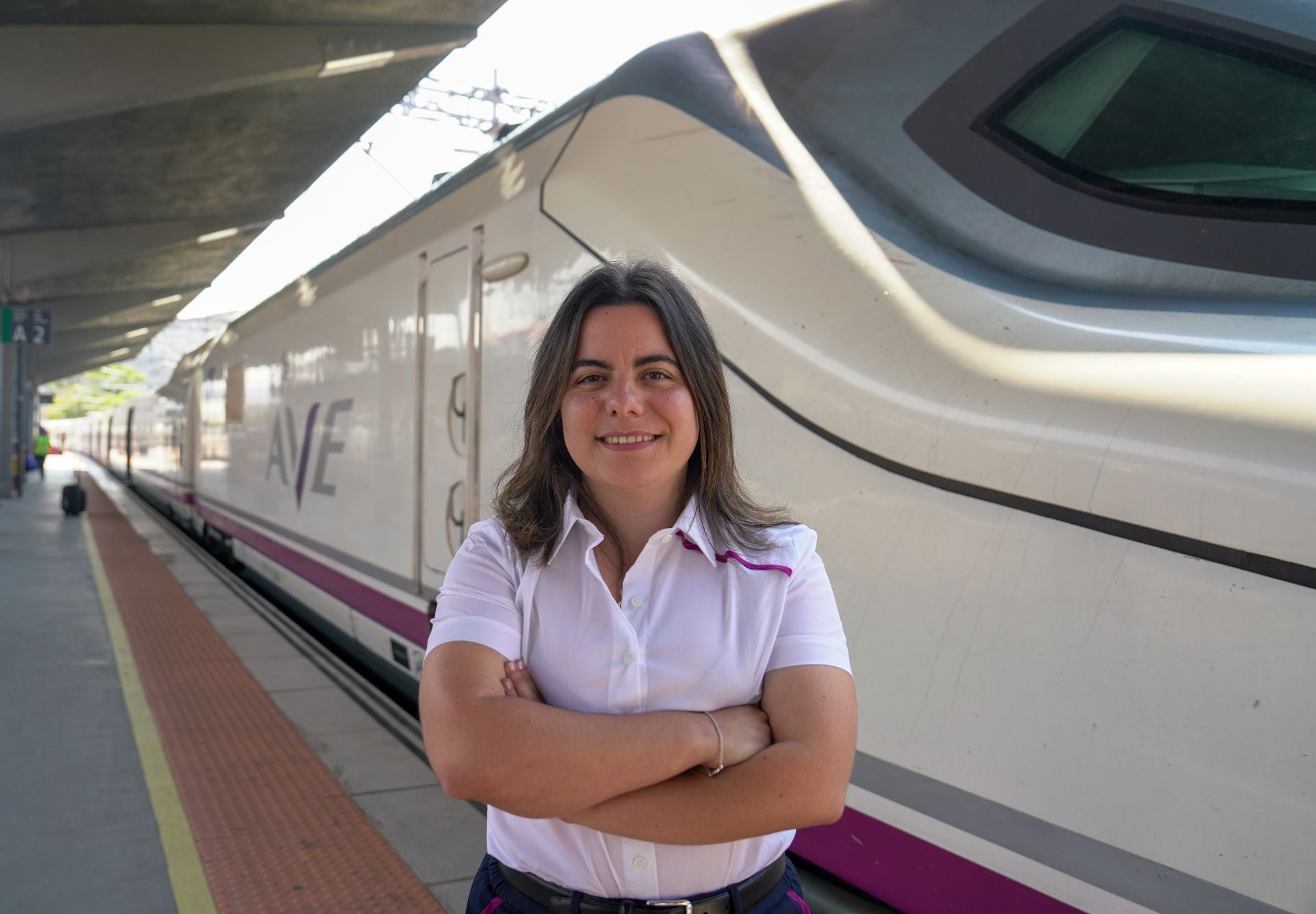 Azucena Villar, maquinista del AVE.
