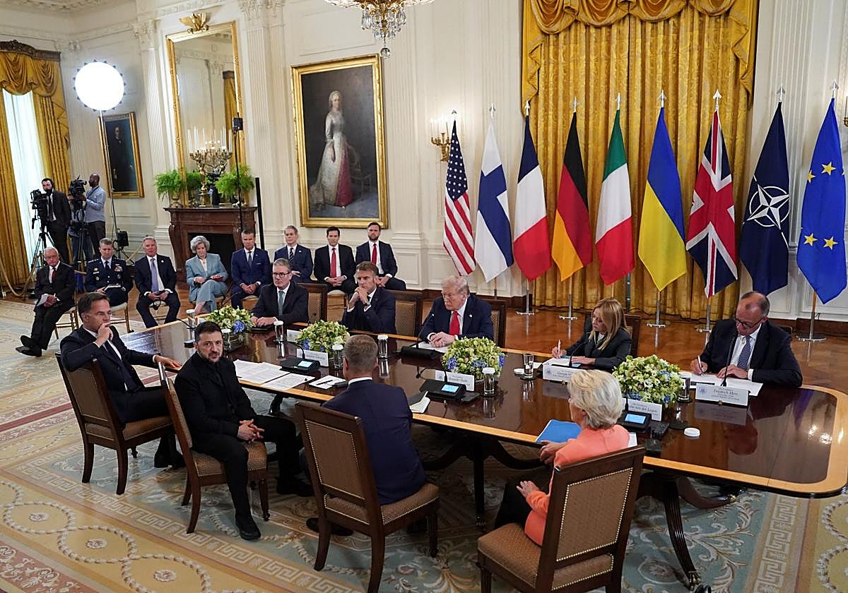 Trump y Zelenski, junto a los líderes de la UE en Washington.