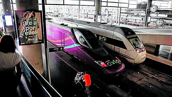Renfe cancela su oferta 'low cost' de la línea Madrid-Barcelona y solo operará con AVE