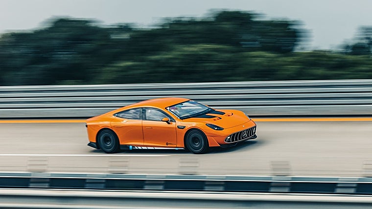 El Concept AMG GT XX circulaba a una velocidad constante de 300 km/h.
