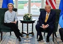 Ursula von der Leyen y Donald Trump tras la firma del acuerdo arancelario.
