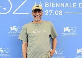 El significado de la camiseta viral del Festival de Cine de Venecia